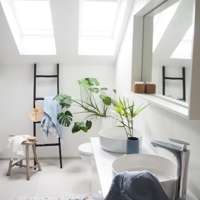 Cristalera Ibérica es distribuidor oficial de las ventanas para tejado VELUX en Toledo. 